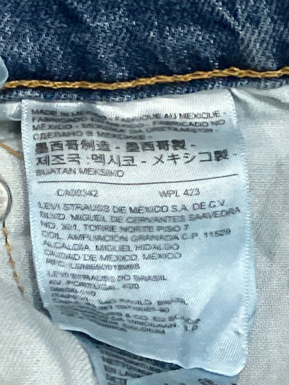 Levi's 541 Men's Jeans 40x30 Athletic Taper Light Wash Blue - Picture 5 of 5